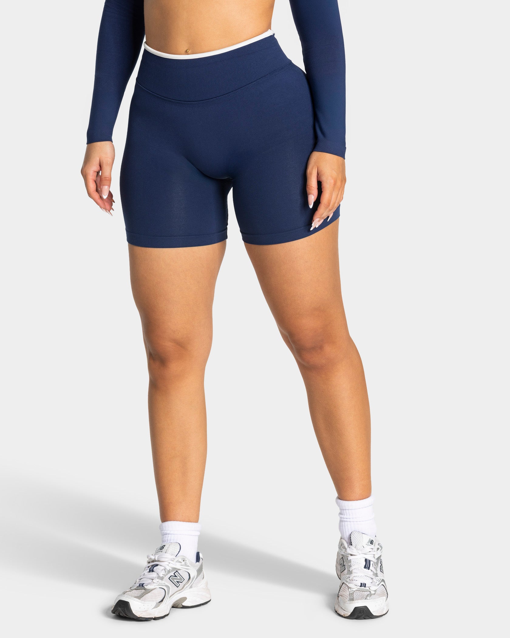 Contrastline Sculpt Scrunch Shorts "Dunkelblau"