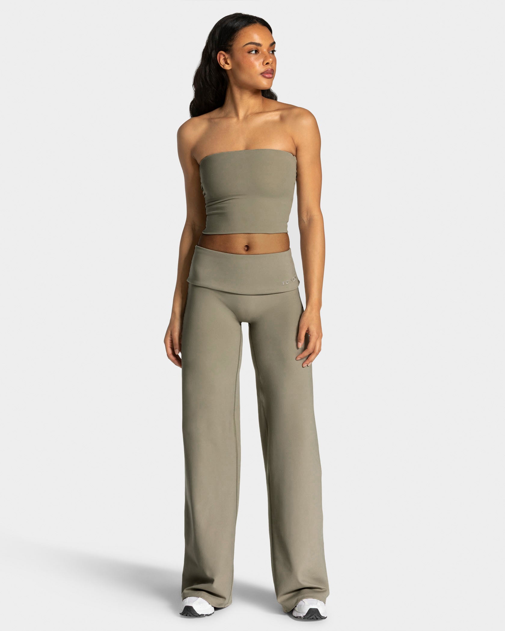 Pantalon à jambe droite et coupe longue Mellow Fold Over « kaki »